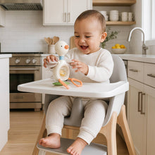 Laden Sie das Bild in den Galerie-Viewer, Itzy Ritzy Itzy Twist & Bop™ – High Chair Sensory Toy Goose