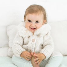 Laden Sie das Bild in den Galerie-Viewer, Huggalugs Fur Collar Natural Cardigan
