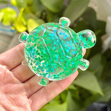 Laden Sie das Bild in den Galerie-Viewer, Maltose Glitter Sea Turtle Squishy Toy