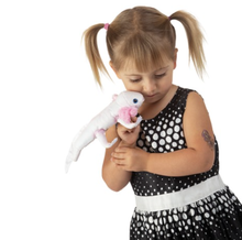Laden Sie das Bild in den Galerie-Viewer, Folkmanis Axolotl Handpuppe