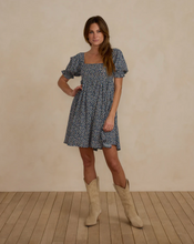 Load image into Gallery viewer, Rylee + Cru Naomi Dress Blue Floral Size Med
