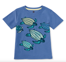 Laden Sie das Bild in den Galerie-Viewer, Tea Collection Langhals-Schildkröten-T-Shirt Blau Schafgarbe Größe 6-9m