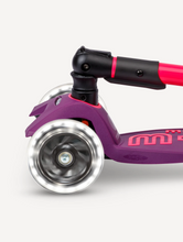 Laden Sie das Bild in den Galerie-Viewer, Micro Kickboard Maxi Deluxe Faltbar Neon LED