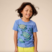 Laden Sie das Bild in den Galerie-Viewer, Tea Collection Langhals-Schildkröten-T-Shirt Blau Schafgarbe Größe 6-9m