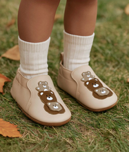 Load image into Gallery viewer, Robeez Bear Hugs Soft Soles Tan