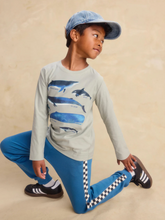Laden Sie das Bild in den Galerie-Viewer, Tea Collection Whale Discovery Graphic Tee – Mica