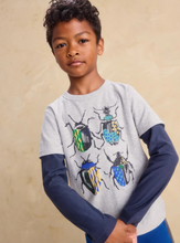 Laden Sie das Bild in den Galerie-Viewer, Tea Collection British Beetles Layered Tee Med Heather Grey