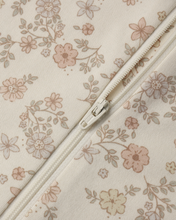 Laden Sie das Bild in den Galerie-Viewer, Quincy Mae Zip Long Sleeve Sleeper Footie Floral Vine