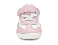 Laden Sie das Bild in den Galerie-Viewer, Stride Rite Soft Motion London Mini Sneaker Pink