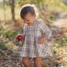 Laden Sie das Bild in den Galerie-Viewer, Quincy Mae Simone Dress Fall Plaid