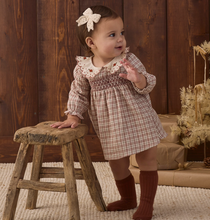 Laden Sie das Bild in den Galerie-Viewer, Quincy Mae Callie Dress, Christmas Plaid