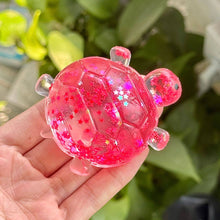Laden Sie das Bild in den Galerie-Viewer, Maltose Glitter Sea Turtle Squishy Toy