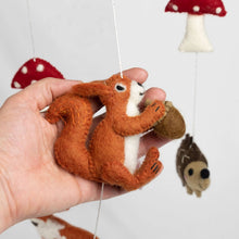 Laden Sie das Bild in den Galerie-Viewer, The Winding Road Forest Creatures Baby Mobile – Felt Nursery Decor