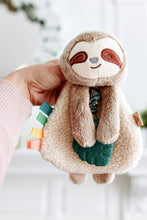 Laden Sie das Bild in den Galerie-Viewer, Itzy Ritzy Itzy Friends Lovey™ Plush