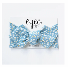 Load image into Gallery viewer, Eyee Kids Top Knot Headband Baby Blue Floral (Ribbed Knit)