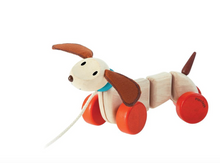 Laden Sie das Bild in den Galerie-Viewer, Plan Toys Fröhlicher Welpe