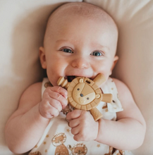 Load image into Gallery viewer, Itzy Ritzy Ritzy Teether Buddy The Lion