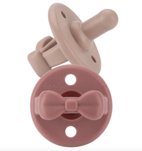 Load image into Gallery viewer, Itzy Ritzy Sweetie Soother Pacifier Sets 2 Pack Clay + Rosewood Bows
