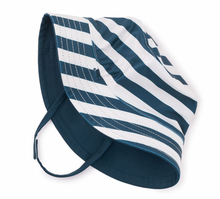 Load image into Gallery viewer, Tea Collection Reversible Baby Sun Hat Whale Blue Size 2T-4T