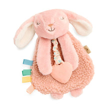 Laden Sie das Bild in den Galerie-Viewer, Itzy Ritzy Itzy Friends Lovey™ Plush
