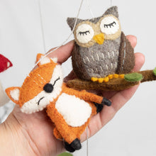 Laden Sie das Bild in den Galerie-Viewer, The Winding Road Forest Creatures Baby Mobile – Felt Nursery Decor
