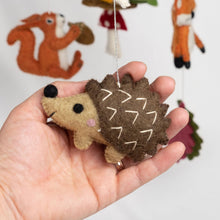 Laden Sie das Bild in den Galerie-Viewer, The Winding Road Forest Creatures Baby Mobile – Felt Nursery Decor
