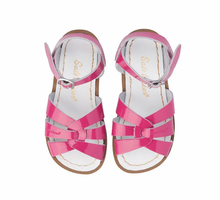 Load image into Gallery viewer, Salt Water Sandals Original Shiny Fuchsia
