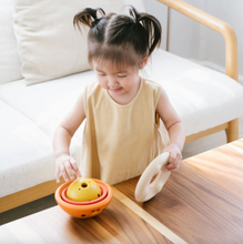 Load image into Gallery viewer, Plan Toys Chicken Nesting
