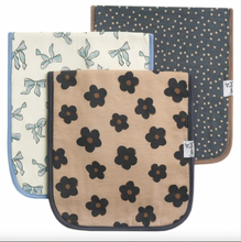 Laden Sie das Bild in den Galerie-Viewer, Copper Pearl Burp Cloths 3-Pack Gemma In Tan
