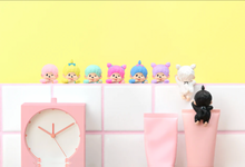 Laden Sie das Bild in den Galerie-Viewer, Hippers Monchhichi Colors Wink
