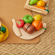 Laden Sie das Bild in den Galerie-Viewer, Plan Toys Obstset, sortiert
