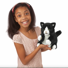 Laden Sie das Bild in den Galerie-Viewer, Folkmanis Tuxedo Kitten Puppet
