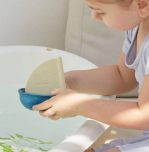 Load image into Gallery viewer, Plan Toys Sail Boat - Blue
