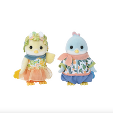 Load image into Gallery viewer, Calico Critters Citrus Bird Family
