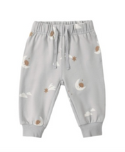 Laden Sie das Bild in den Galerie-Viewer, Quincy Mae Relaxed Sweatpants Sky Friends
