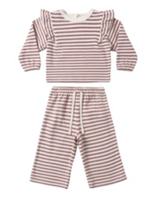 Laden Sie das Bild in den Galerie-Viewer, Quincy Mae Ruffle Cozy Set Mulberry Stripe
