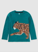 Laden Sie das Bild in den Galerie-Viewer, Tea Collection Tiger Prowl Double-Sided Tee Scuba
