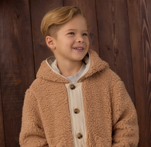 Laden Sie das Bild in den Galerie-Viewer, Rylee + Cru Lodge Fawn Jacket
