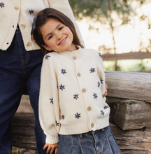 Laden Sie das Bild in den Galerie-Viewer, Rylee + Cru Tulip Cardigan Midnight Daisy
