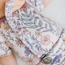 Laden Sie das Bild in den Galerie-Viewer, Copper Pearl Schnullerclips Flora
