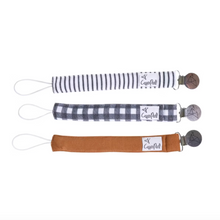 Laden Sie das Bild in den Galerie-Viewer, Copper Pearl Binky Clips Scotland
