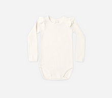 Laden Sie das Bild in den Galerie-Viewer, Rylee + Cru Shoulder Ruffle Bodysuit Natural
