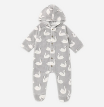 Laden Sie das Bild in den Galerie-Viewer, Rylee + Cru Fleece Jumpsuit Swans
