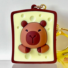 Laden Sie das Bild in den Galerie-Viewer, Capybara Fast Food Key Charm
