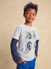 Laden Sie das Bild in den Galerie-Viewer, Tea Collection British Beetles Layered Tee Med Heather Grey
