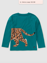 Laden Sie das Bild in den Galerie-Viewer, Tea Collection Tiger Prowl Double-Sided Tee Scuba

