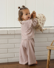 Laden Sie das Bild in den Galerie-Viewer, Quincy Mae Ruffle Cozy Set Mulberry Stripe
