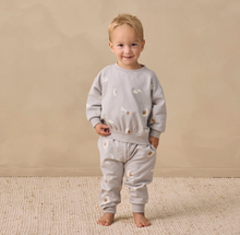 Laden Sie das Bild in den Galerie-Viewer, Quincy Mae Relaxed Sweatpants Sky Friends
