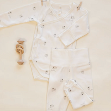 Laden Sie das Bild in den Galerie-Viewer, Quincy Mae Side Snap Bodysuit + Pant Set Sheep
