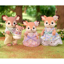 Laden Sie das Bild in den Galerie-Viewer, Sylvanian Families Hirschfamilie
